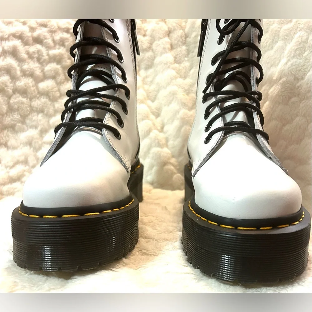 NEW Dr. Martens Jadon White Platform boots women’s size 7/ men’s size 6 - Picture 6 of 9